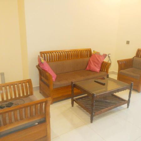 מדיקרי Two Bedroom House מראה חיצוני תמונה